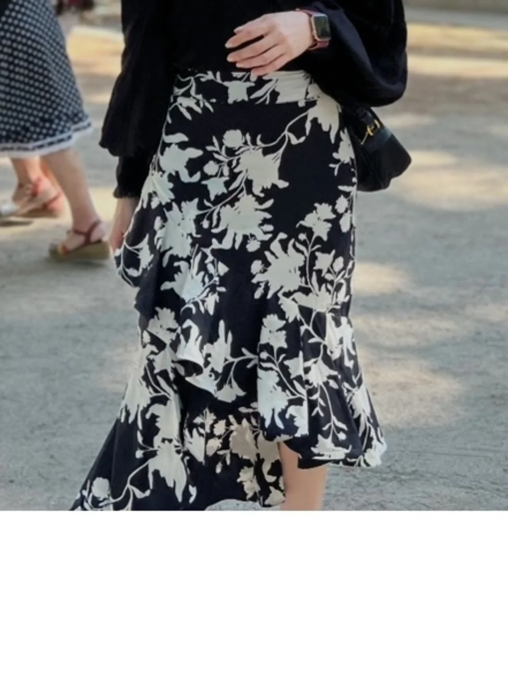 H&M Black and White Floral A-Line Skirt